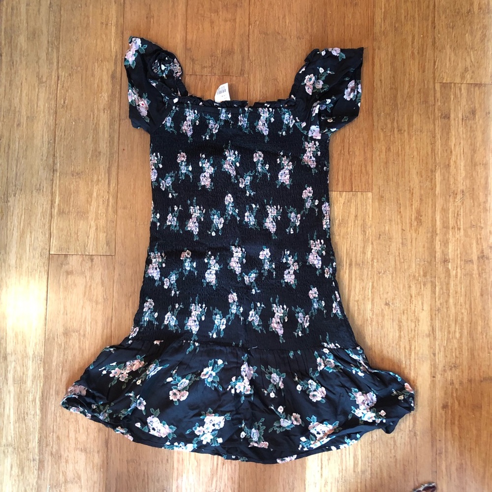 Tilly’s mini black floral dress size M